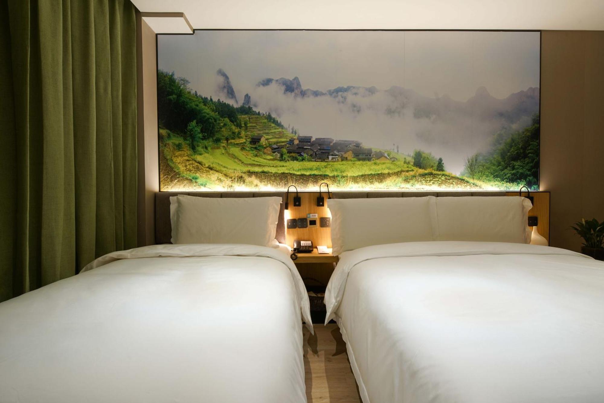 Hotel Qiu Guo Tiantan Fangzhuang Subway Station