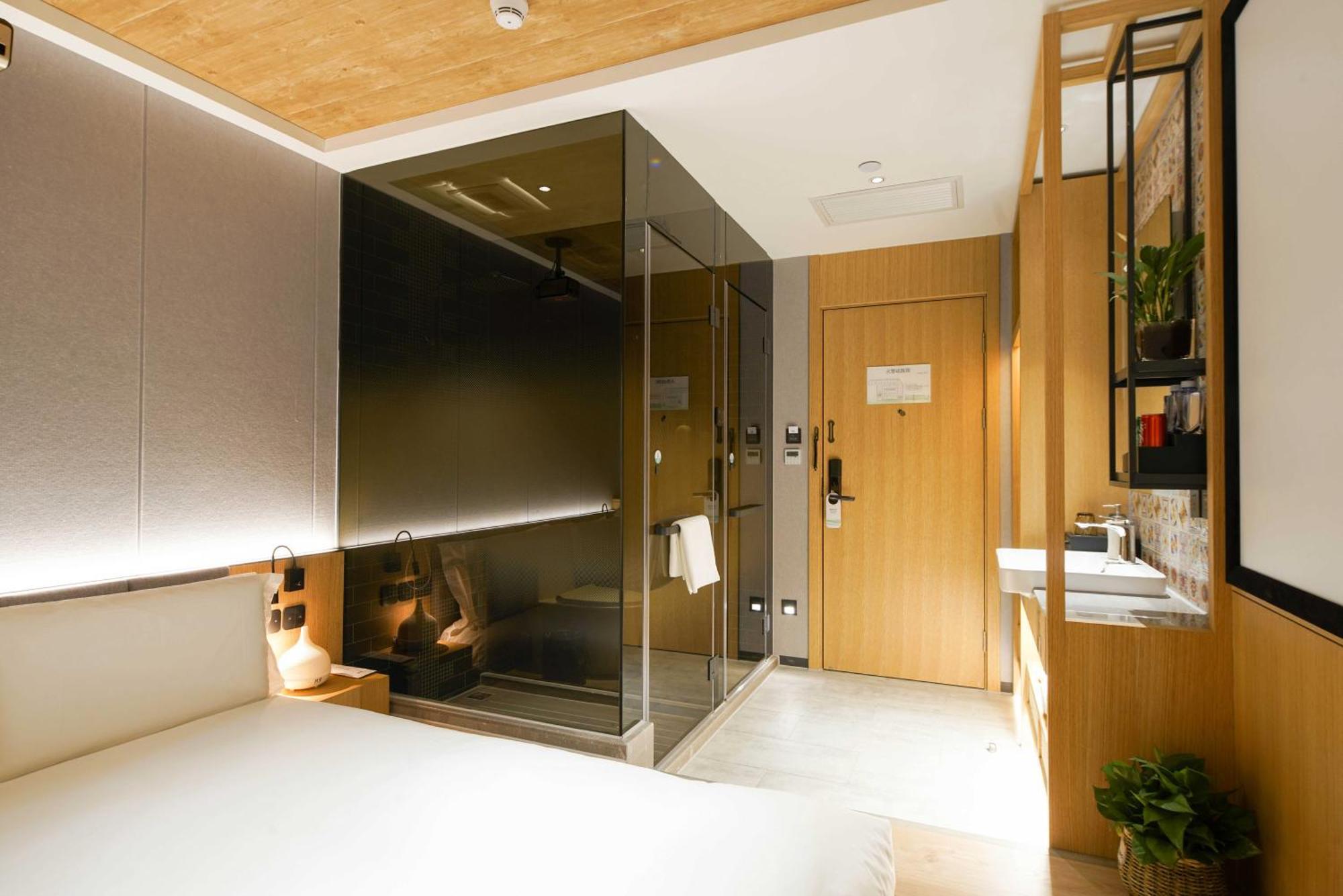 Qiu Guo Tiantan Fangzhuang Subway Station Hotel 3*